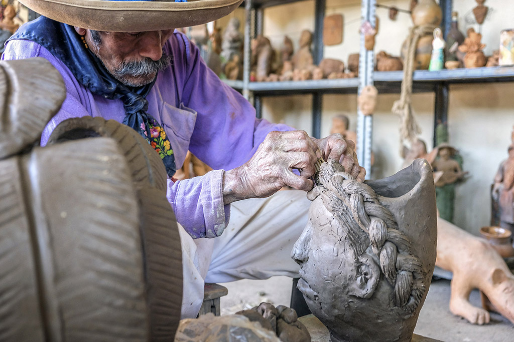 The stuido of the artisan Don Jose Garcia
